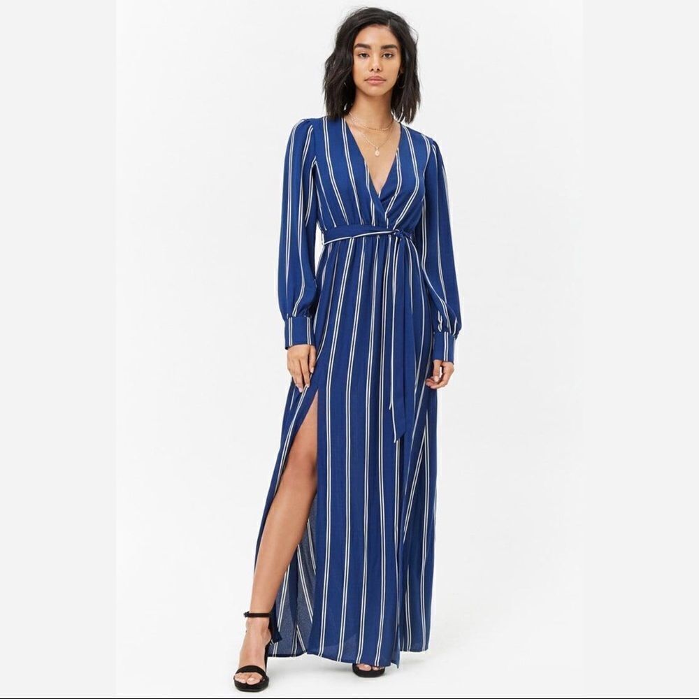 ✨F21 Women's Blue Striped M-slit Maxi Dress✨